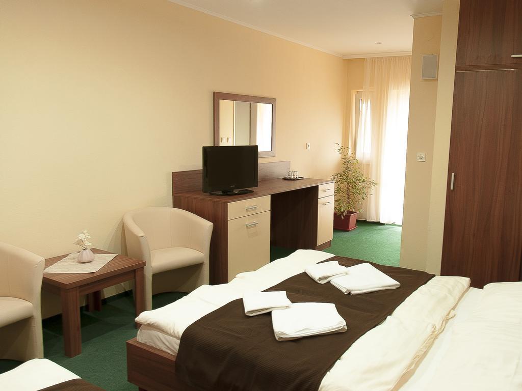 Penzion Fortune Dunajská Streda Room photo